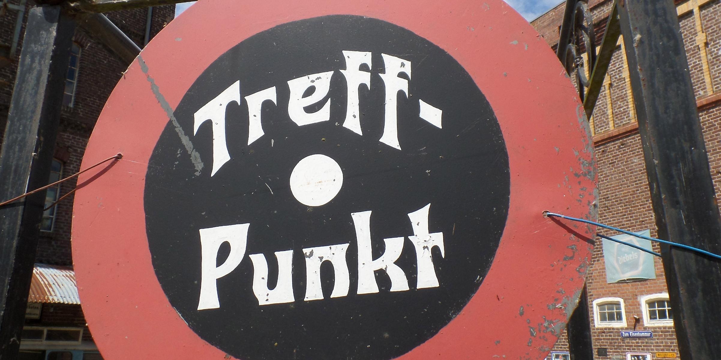 Schild Treffpunkt (c) Anja Pugell/Pfarrbriefservice.de Schild Treffpunkt