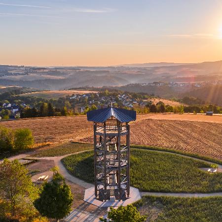 Aussichtsturm bei der Königsfeldschleife_1©Wanderbüro_SH_Kappest