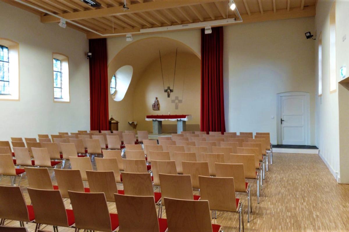 Innenraum der Nationalparkkirche in Muhl